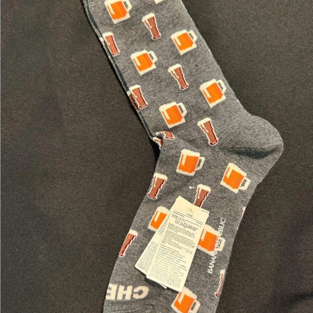 Banana Republic Beer Mug + Bottle Novelty Men’s Socks – One Size –‎ NWT